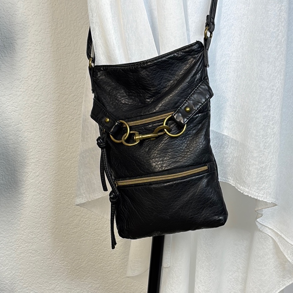 Stone Mountain Accessories Crossbody Bag Black